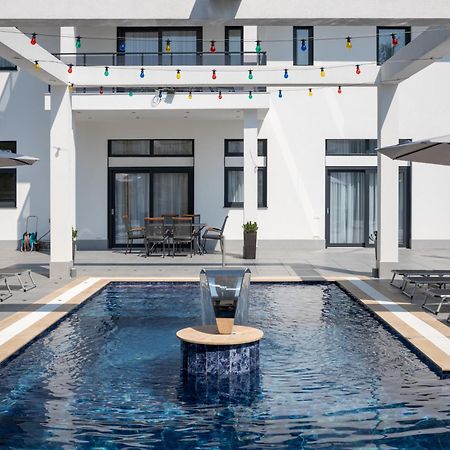 Bed and Breakfast White House Radac Peja Екстер'єр фото